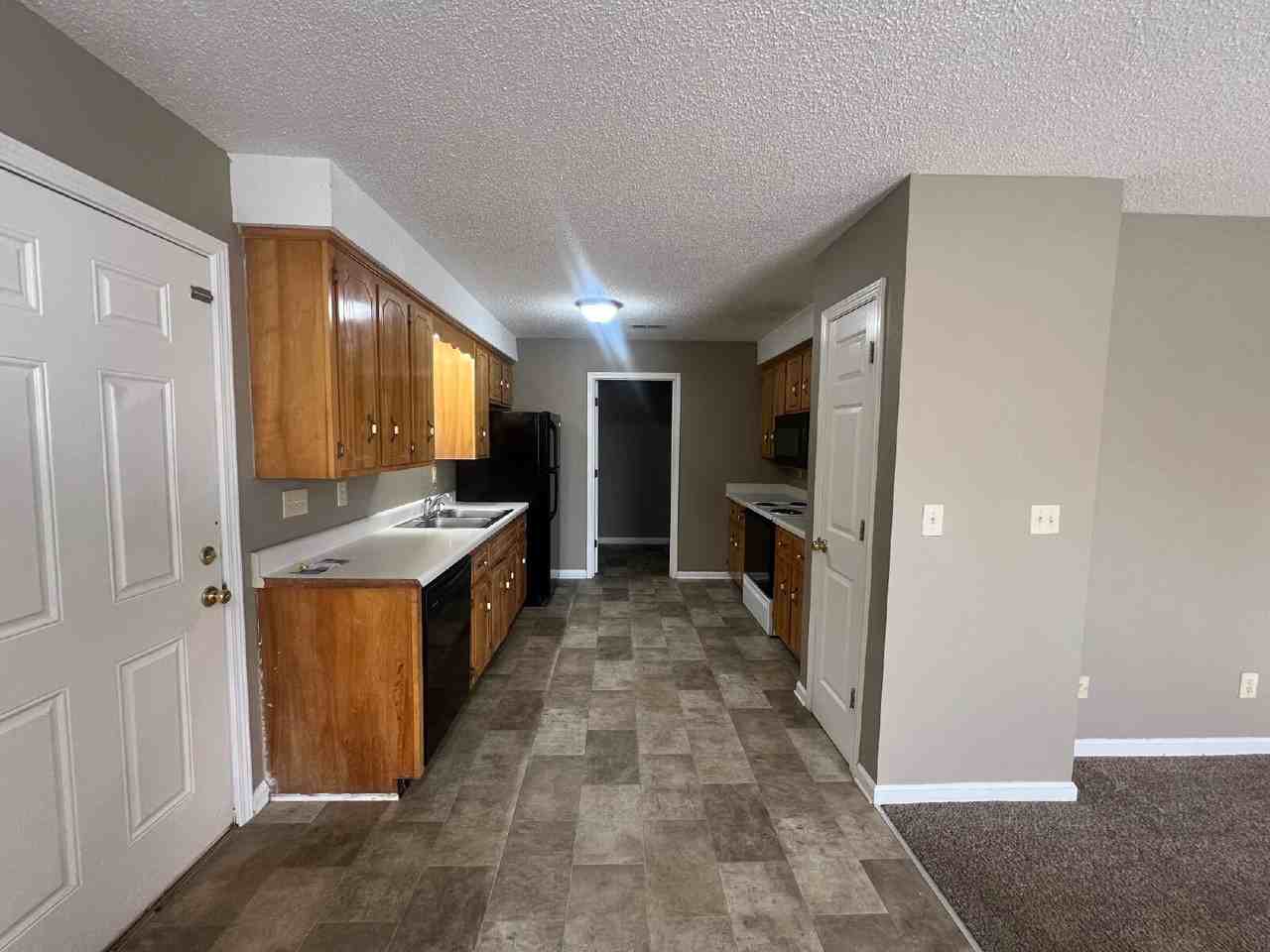 3864 Northeast Dr Apt C - Photo 2 of 14