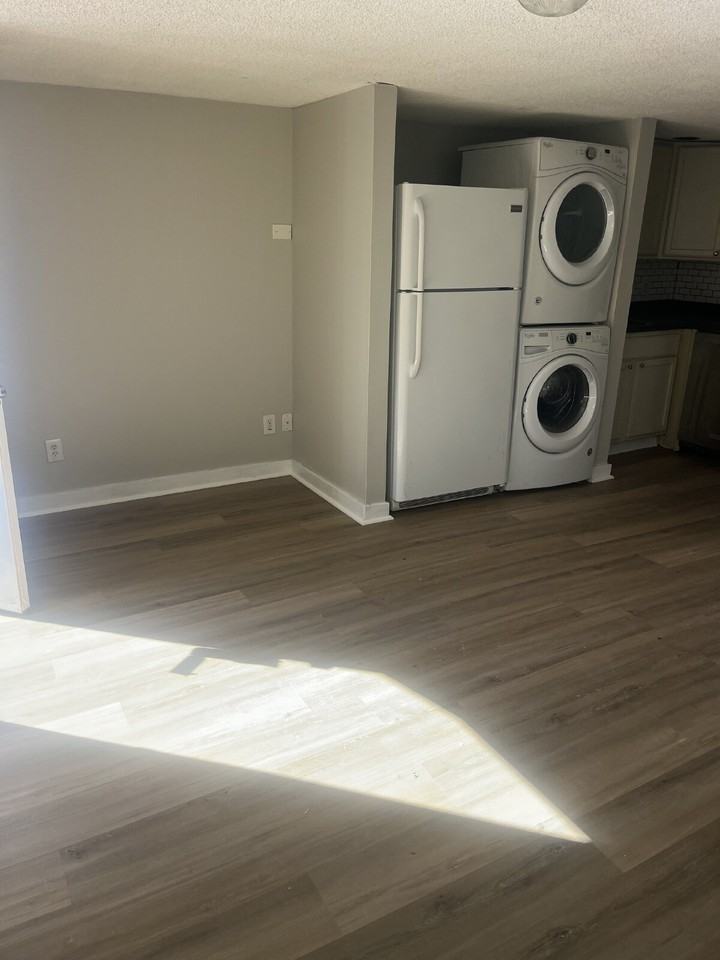 3814A Barlow Dr - Photo 4 of 16