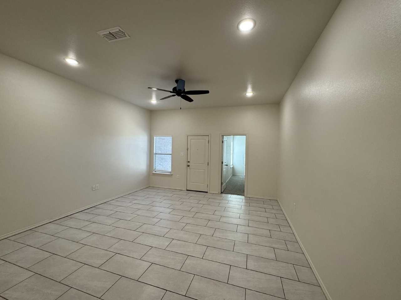 5834 Virginia Ave - Photo 4 of 11