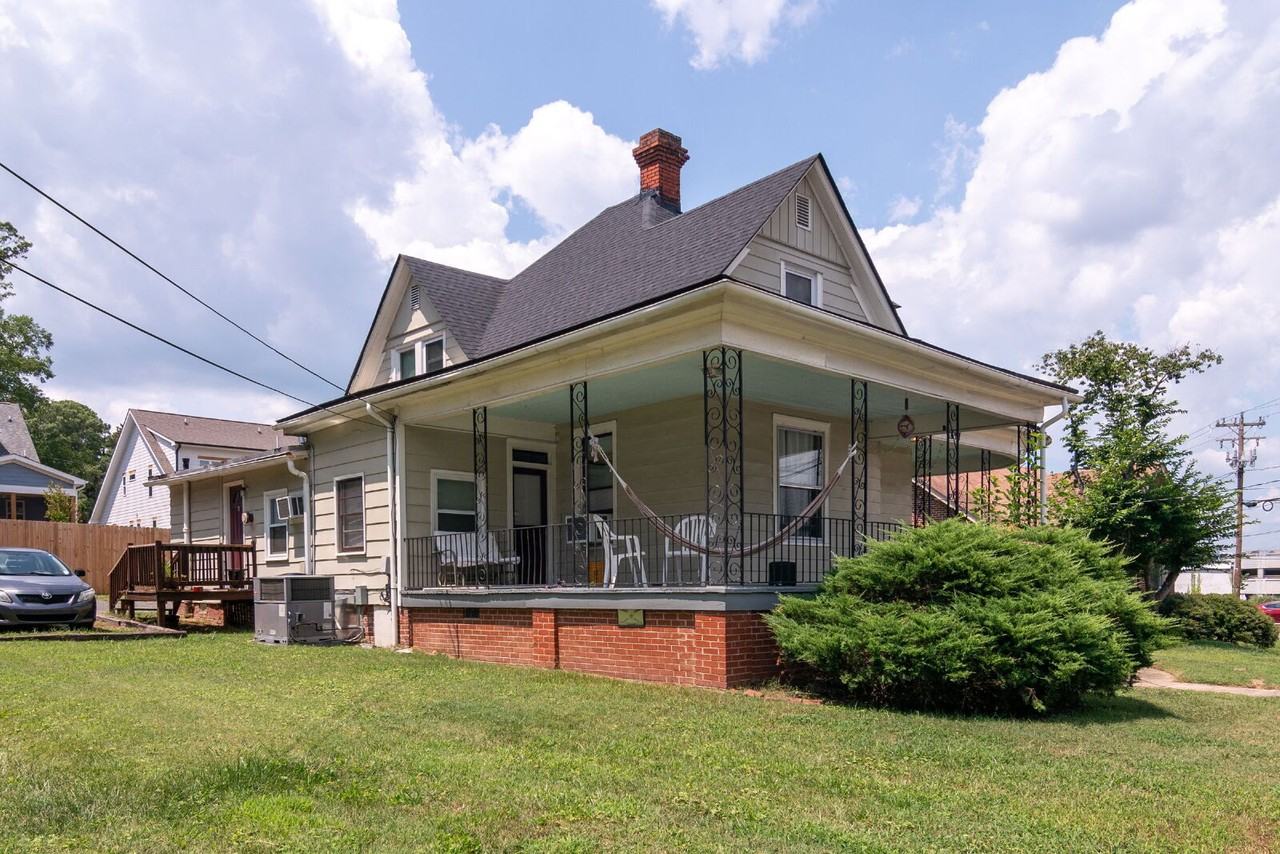 1417 Watts Street #D - Photo 3 of 11