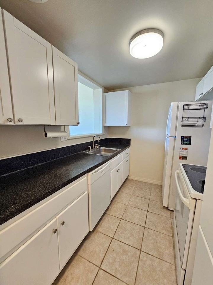 55 Sea Park Blvd #312 - Photo 3 of 17