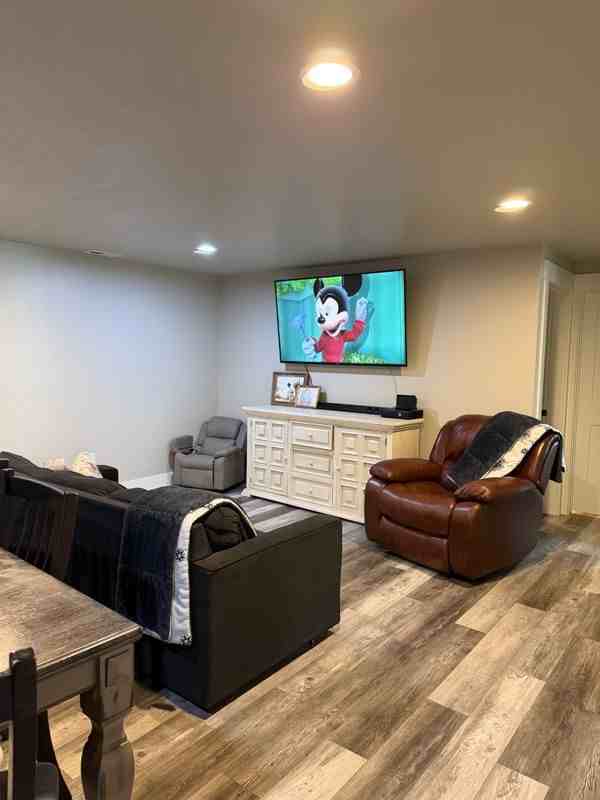 111 E 200 N - Photo 3 of 11