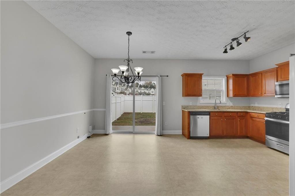 64 Riley Place Dr ##4 - Photo 5 of 27