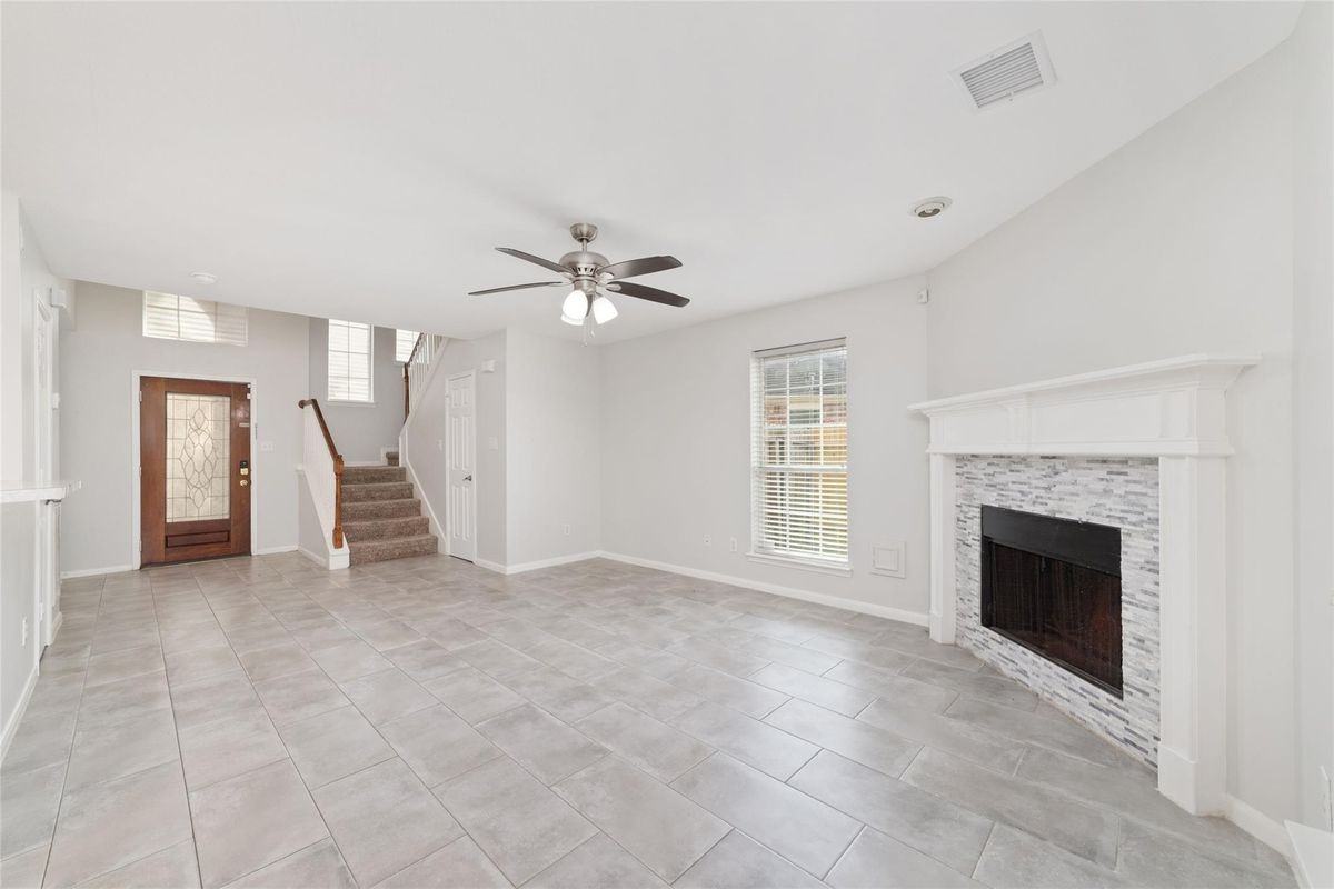 22314 Laguna Trace Ct - Photo 2 of 3