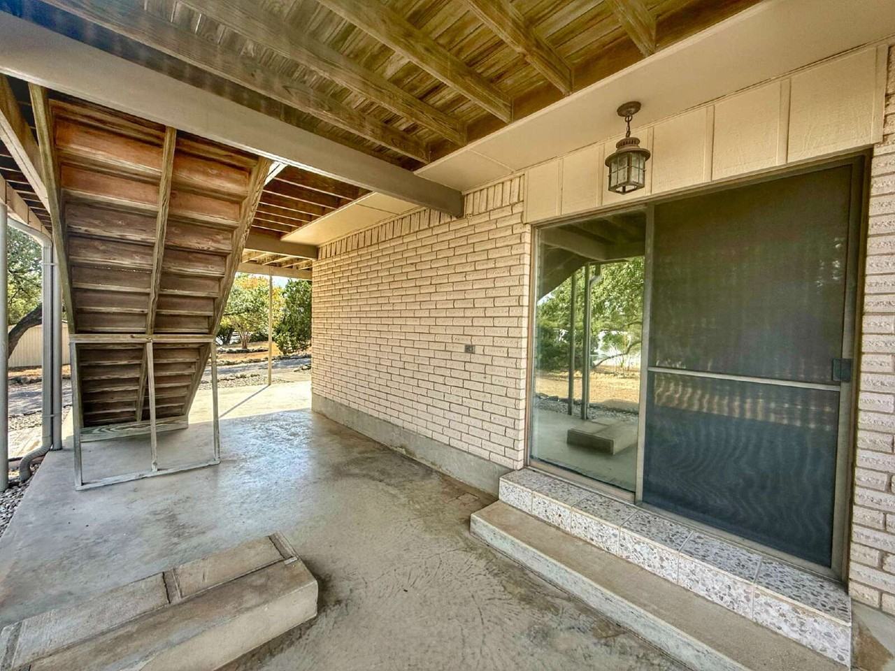 275 Halm Dr - Photo 3 of 38