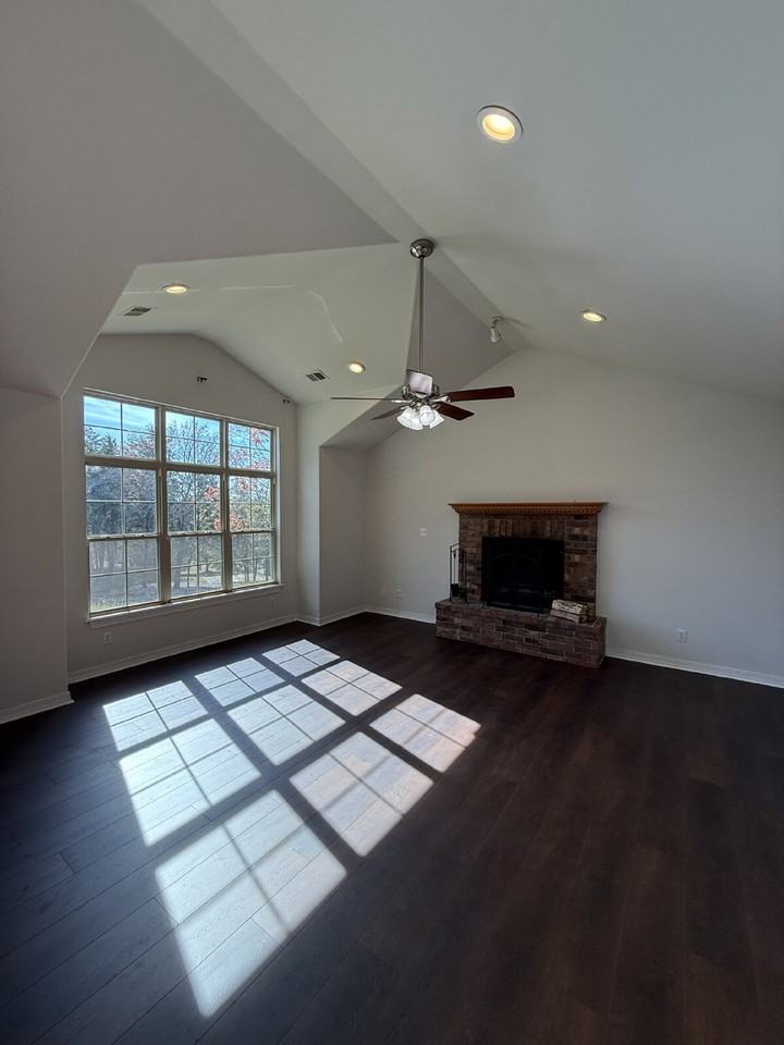 340 Sherry Ln - Photo 3 of 34