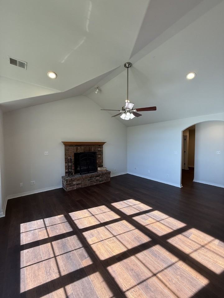 340 Sherry Ln - Photo 7 of 34