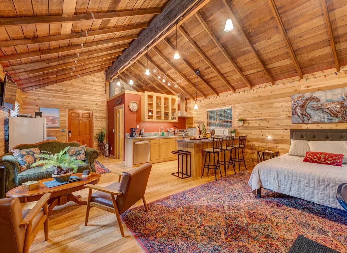 12869 Village Rd - Photo 3 of 15