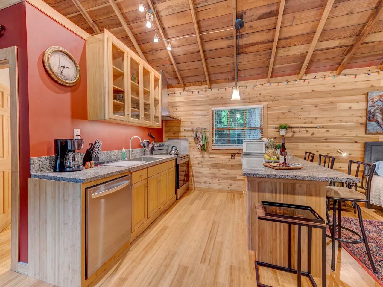 12869 Village Rd - Photo 6 of 15