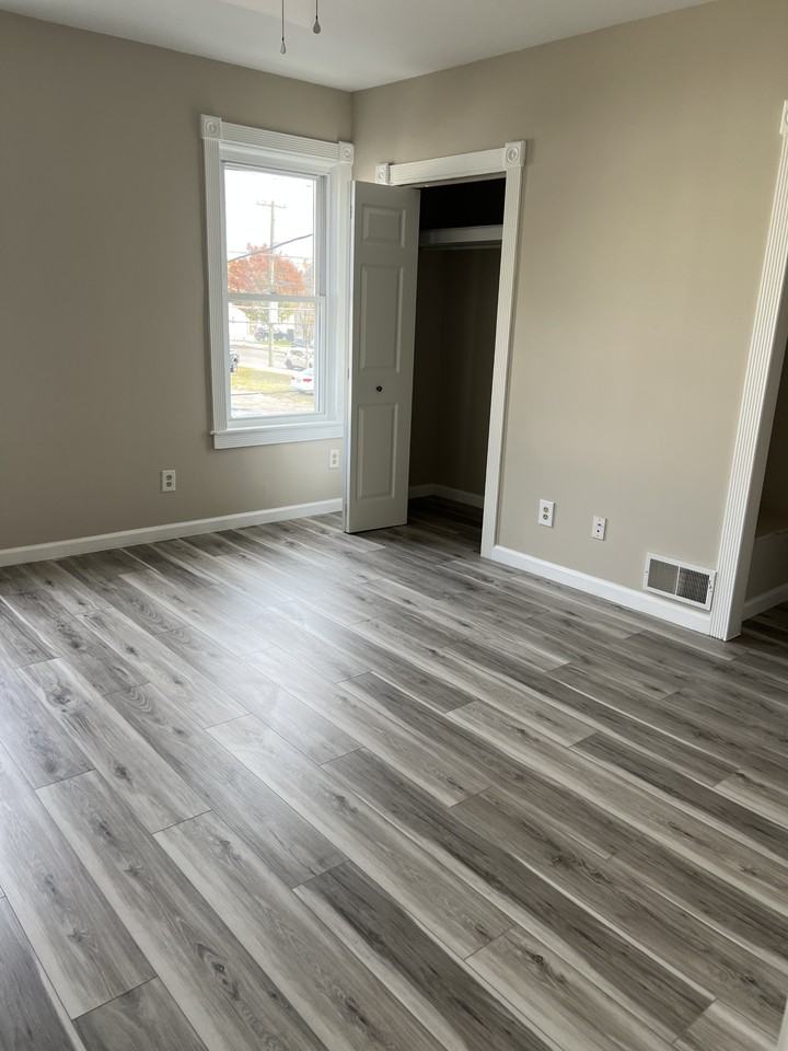 230 Mercer Street - Photo 3 of 11