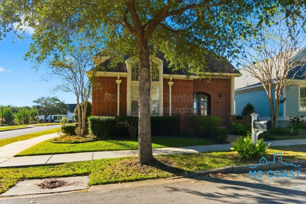 19763 Maben Ave - Photo 2 of 10