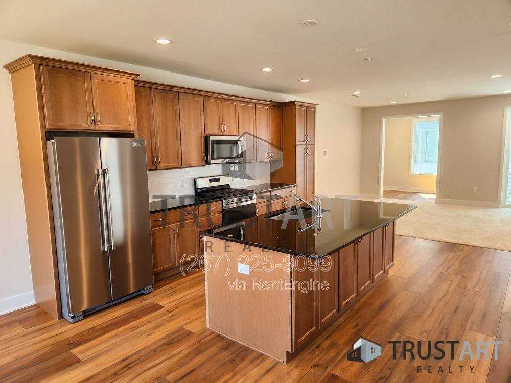 3150 Parkview Walk #213 - Photo 2 of 10