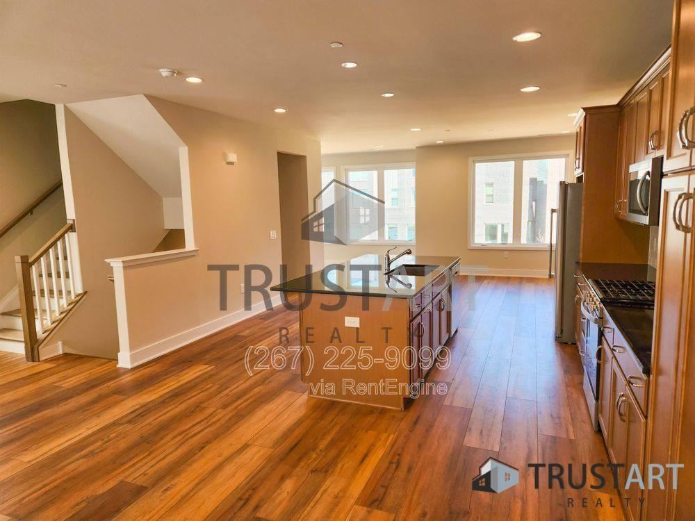 3150 Parkview Walk #213 - Photo 4 of 10