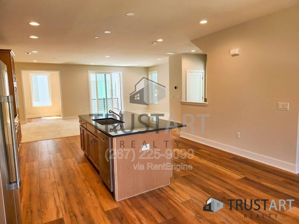 3150 Parkview Walk #213 - Photo 5 of 10