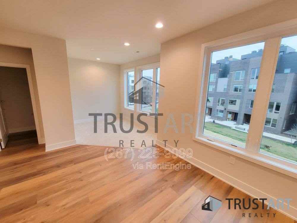 3150 Parkview Walk #213 - Photo 7 of 10