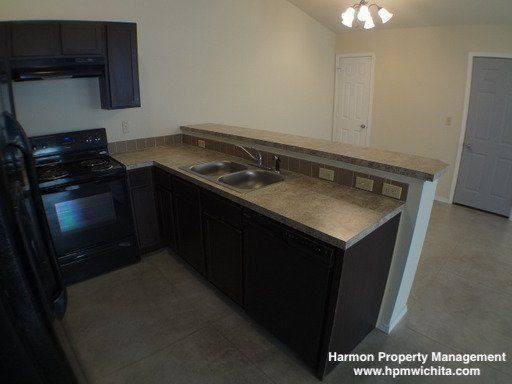 2370 N Garland Ave - Photo 2 of 10
