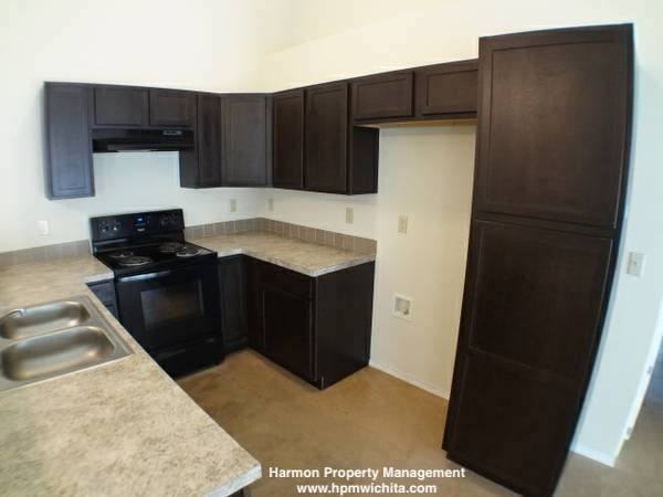 2370 N Garland Ave - Photo 3 of 10