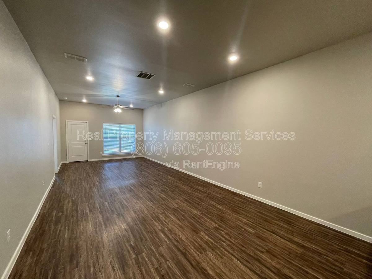 2108 Langford Ave #A - Photo 3 of 10