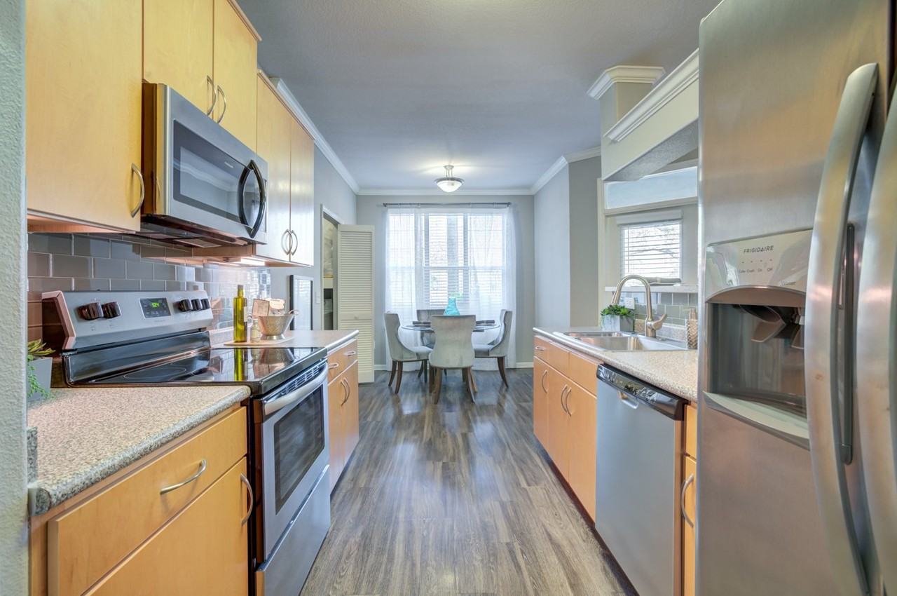 The Enclave - Photo 7 of 16