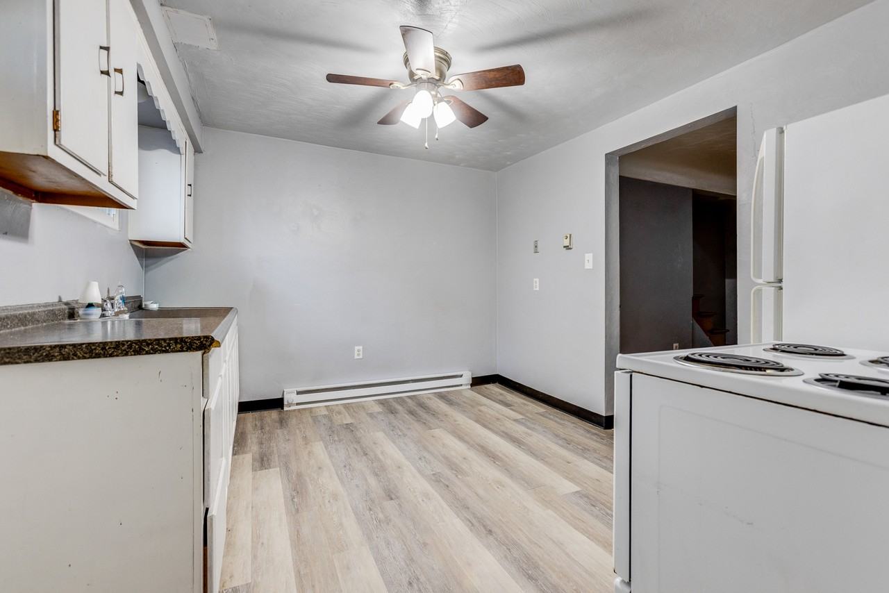 1032 Lilac St #2 - Photo 3 of 20