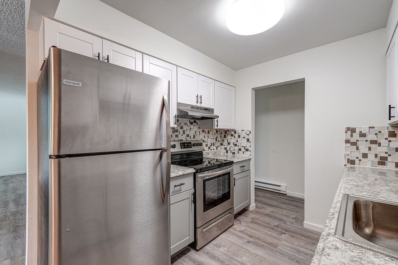 Images Springcreek Apartments - Photo 2 of 50