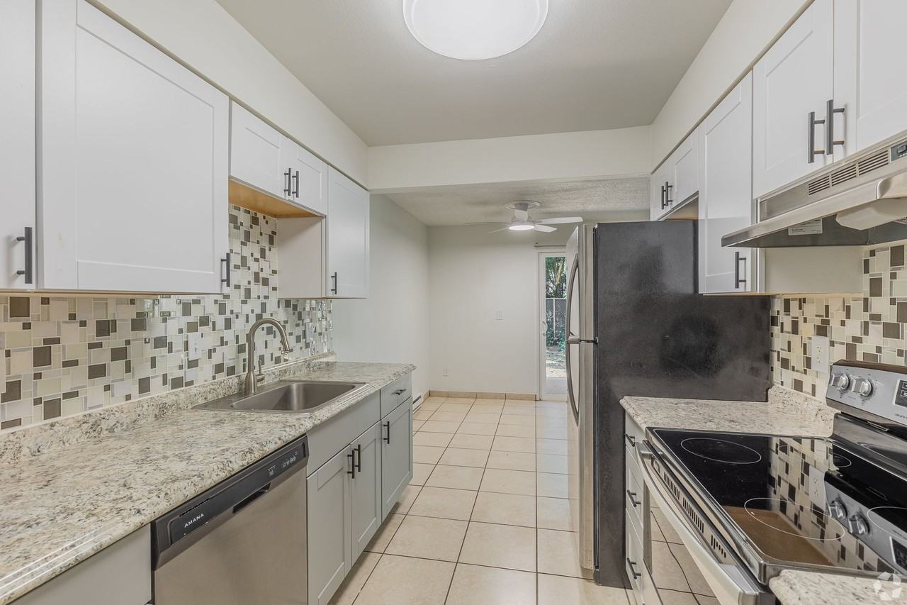 Images Springcreek Apartments - Photo 4 of 50