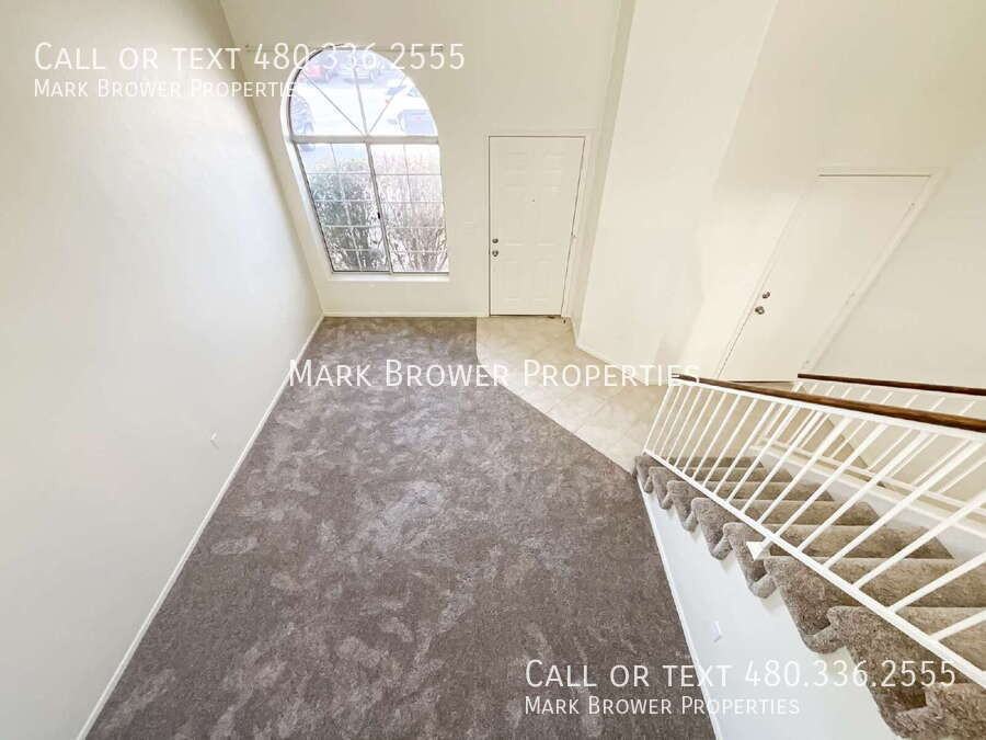 5262 W Fairview St - Photo 2 of 17