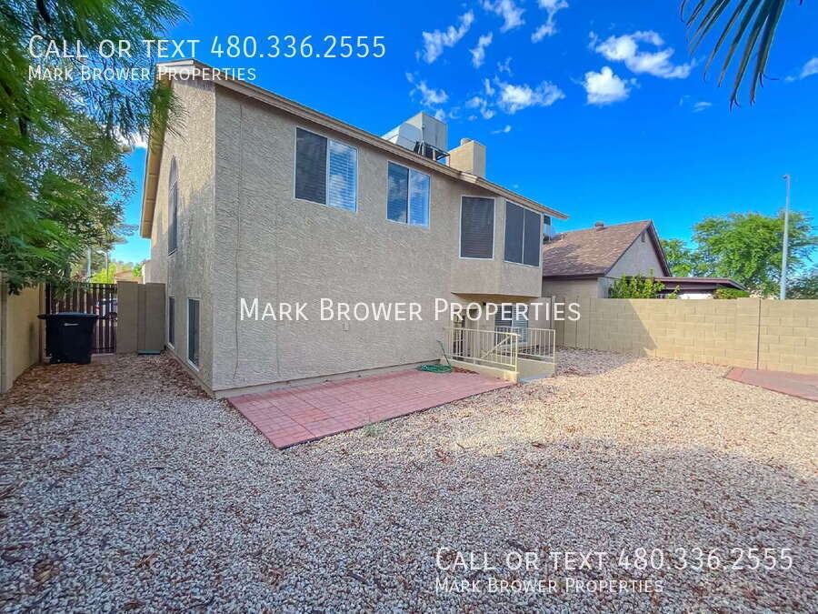 5262 W Fairview St - Photo 4 of 17