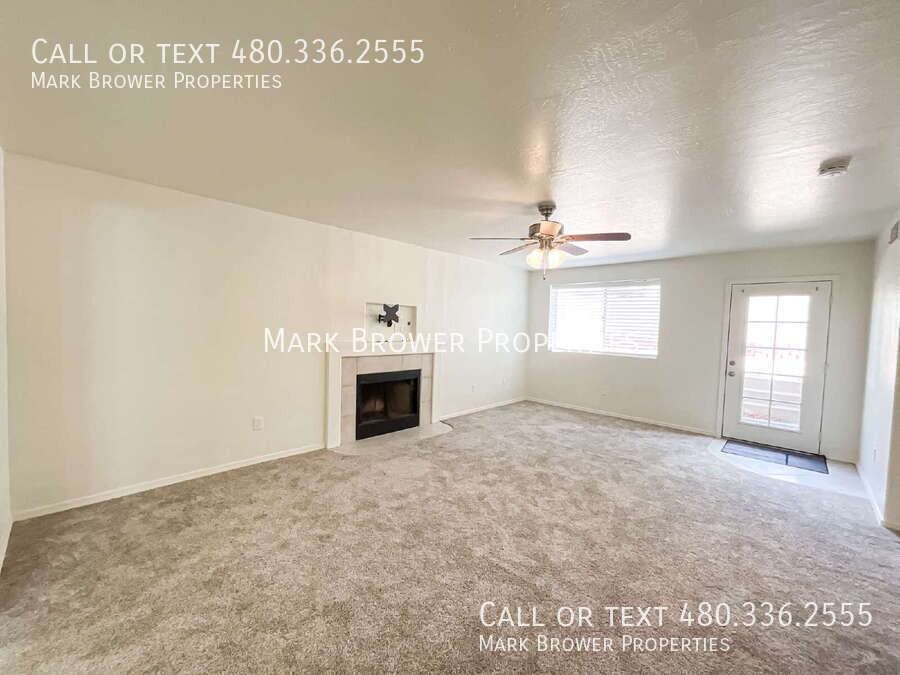 5262 W Fairview St - Photo 6 of 17