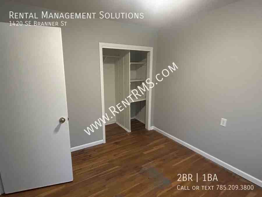 1420 Southeast Branner Street - Photo 6 of 12