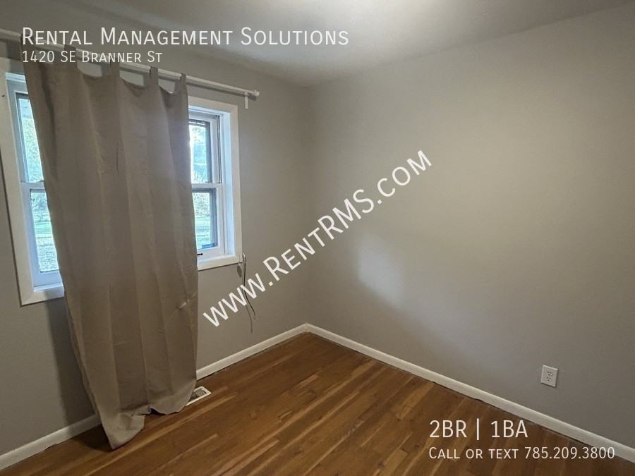 1420 Southeast Branner Street - Photo 7 of 12