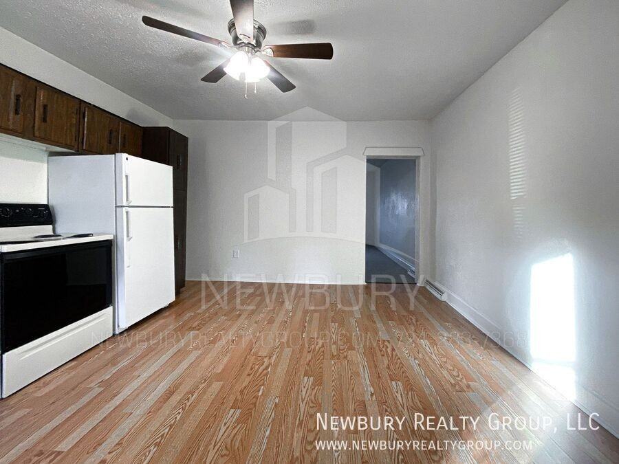 33 Hickory St - Photo 3 of 48