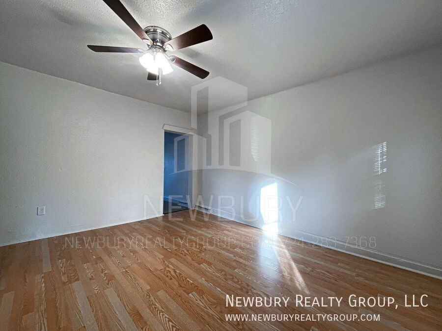 33 Hickory St - Photo 4 of 48