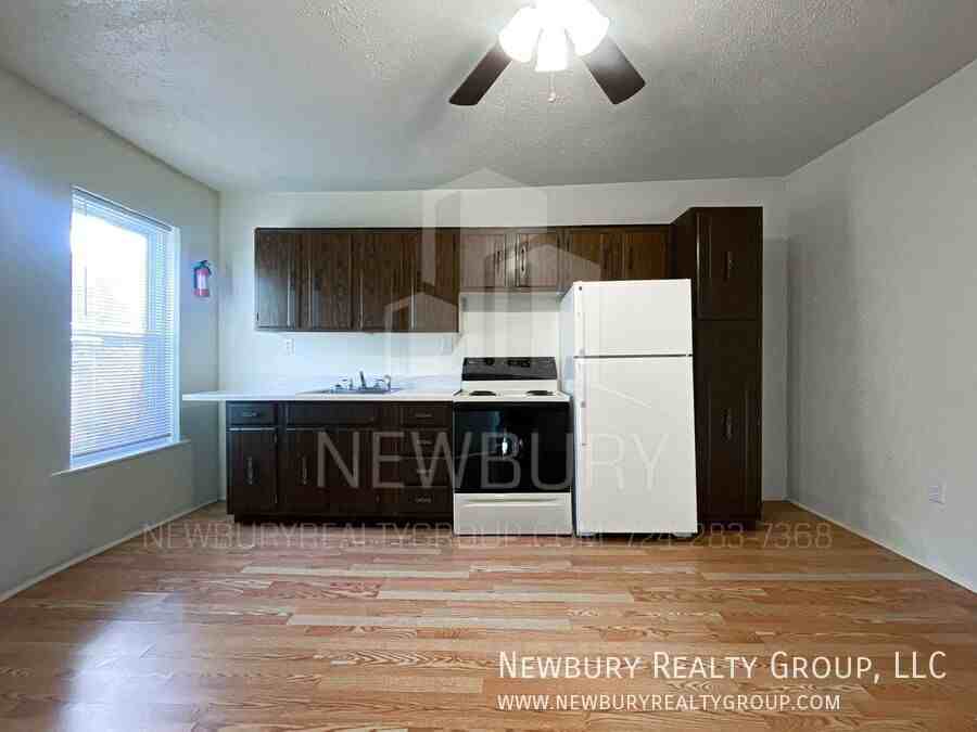 33 Hickory St - Photo 7 of 48