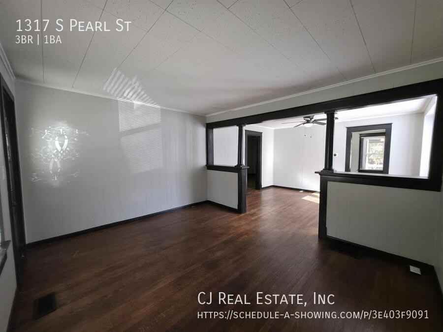 1317 S Pearl St - Photo 2 of 11