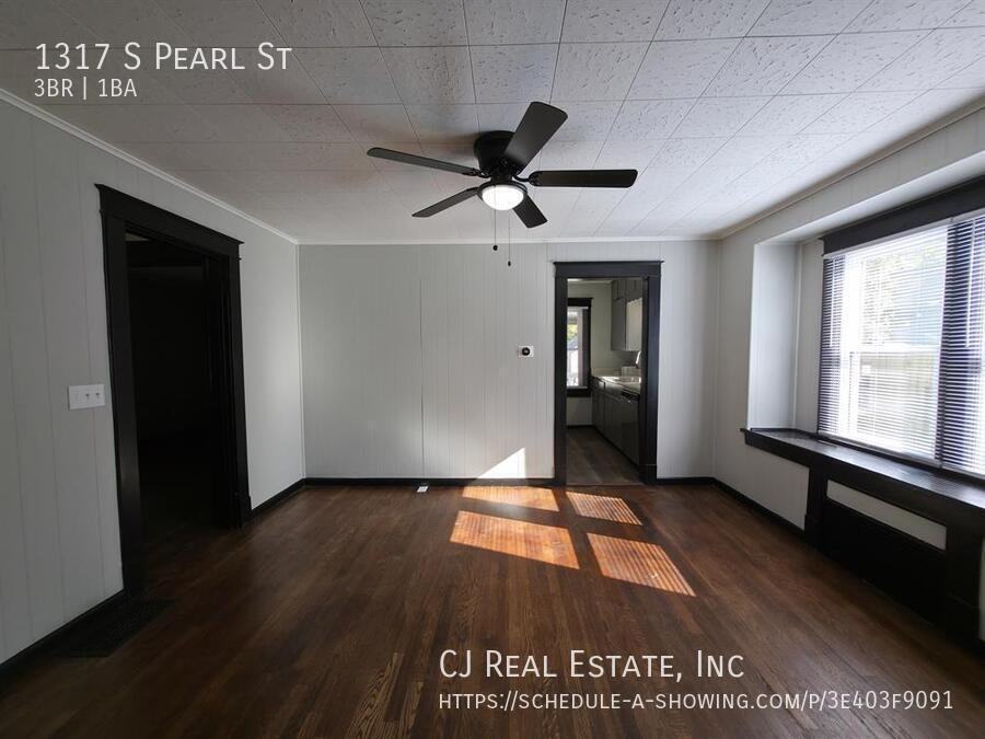 1317 S Pearl St - Photo 3 of 11