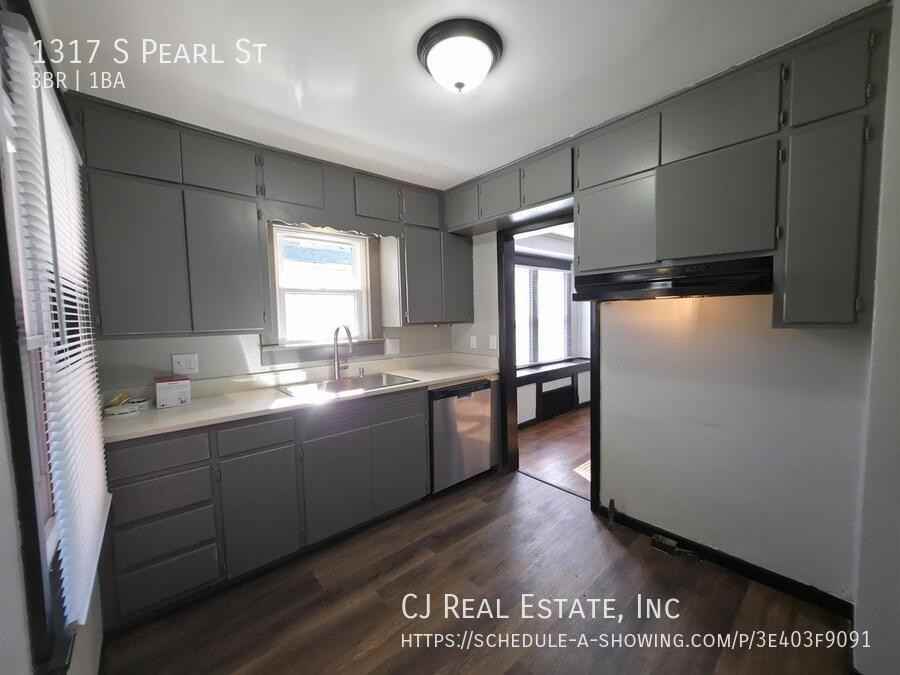 1317 S Pearl St - Photo 5 of 11
