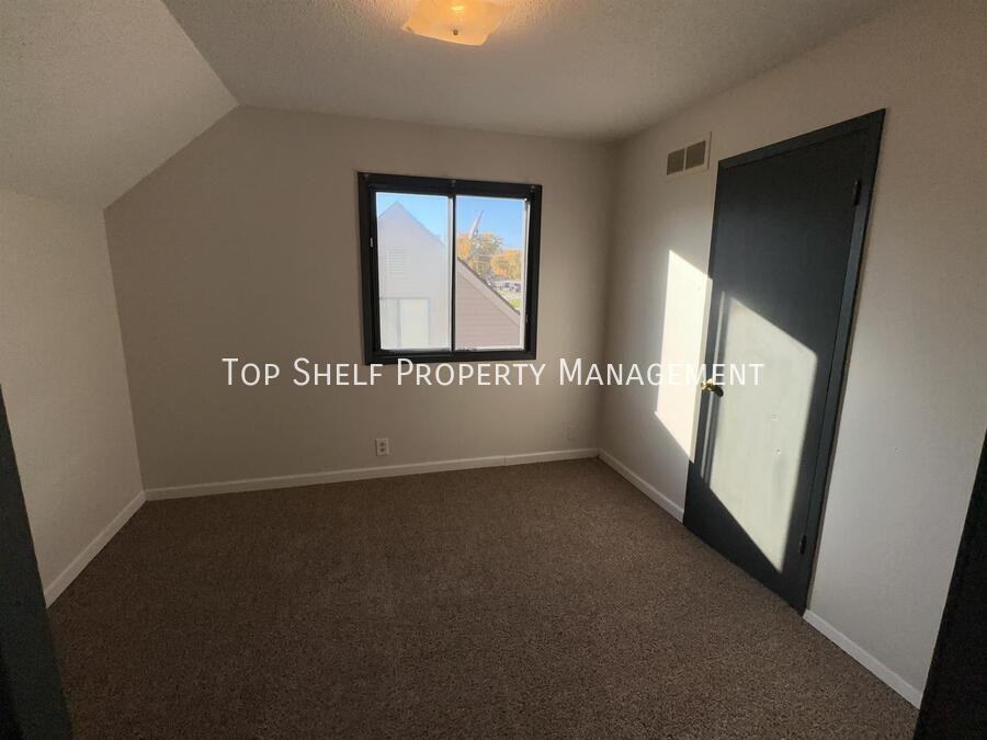 108 Mckinley Ave - Photo 5 of 10