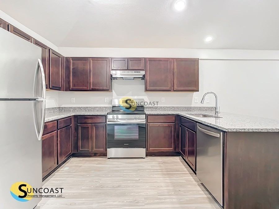 2078 Redmond St - Photo 6 of 20