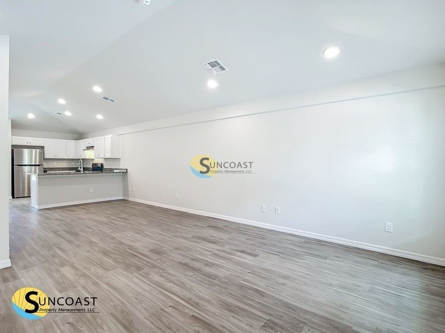 2110 Dorion St - Photo 2 of 12