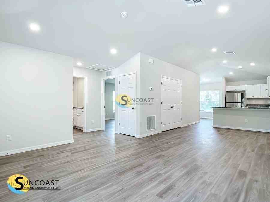 2110 Dorion St - Photo 3 of 12