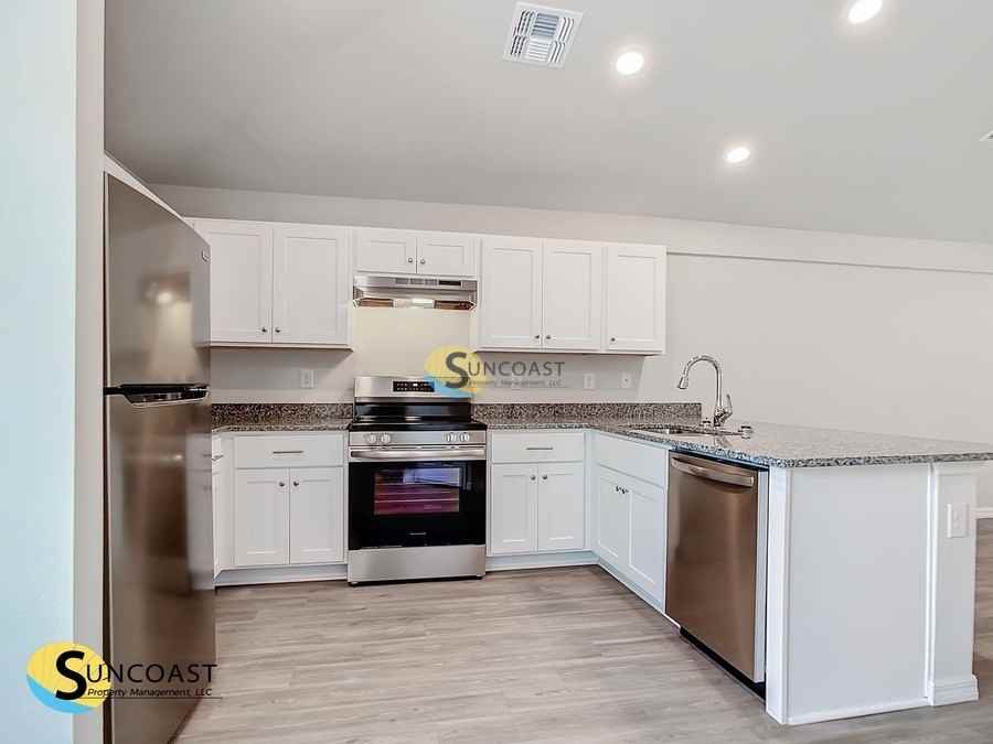 2112 Dorion St - Photo 7 of 16