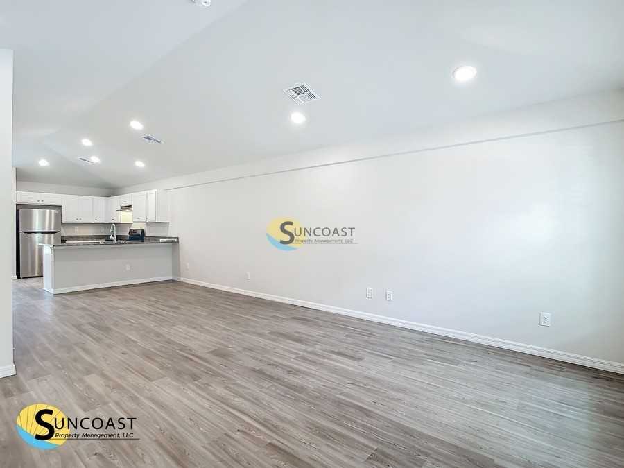 11048 Reims Ave - Photo 3 of 16