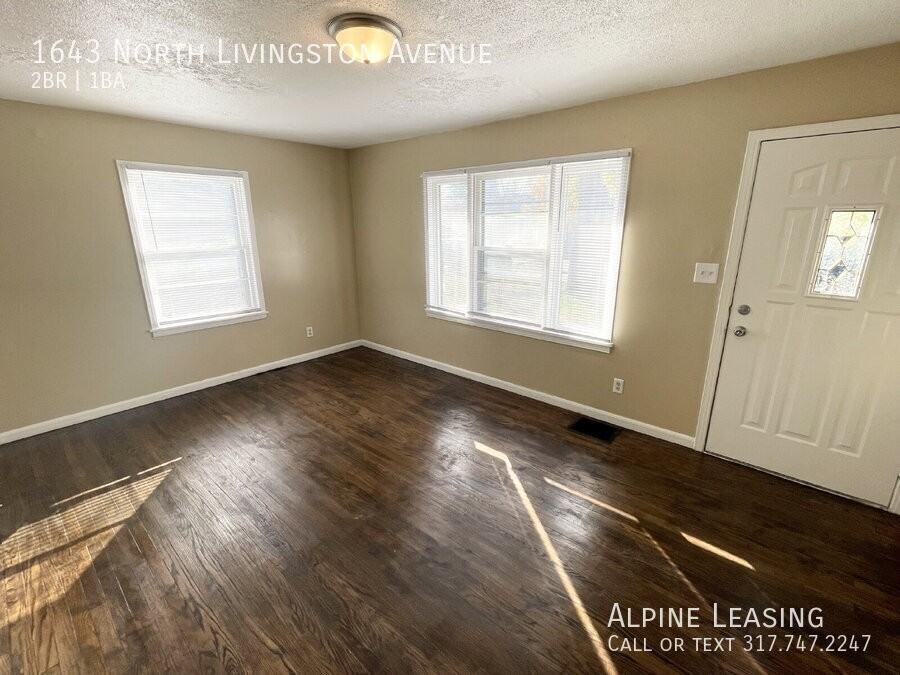 1643 N Livingston Ave - Photo 4 of 8