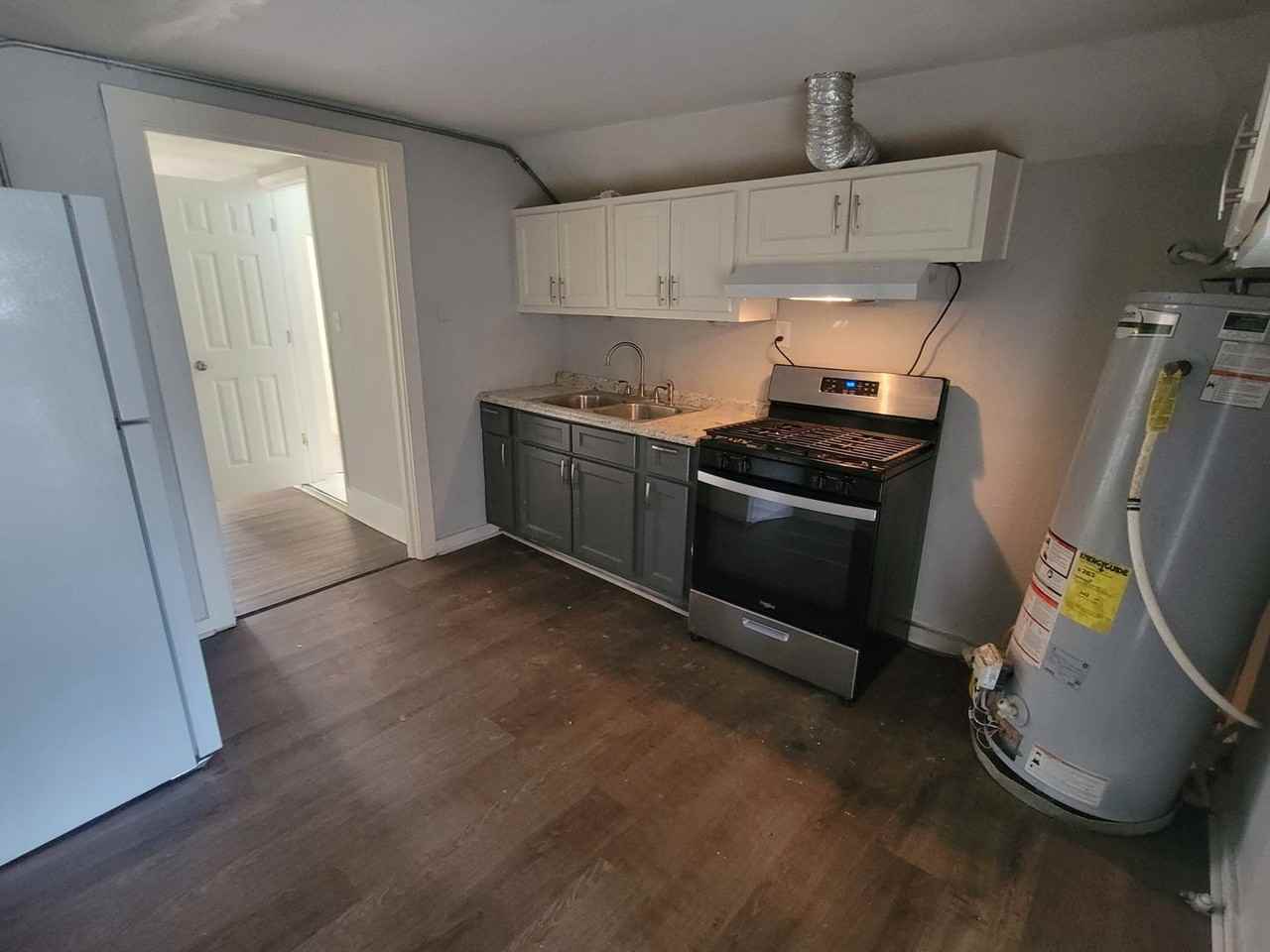 1923 S Izard St #B - Photo 3 of 13