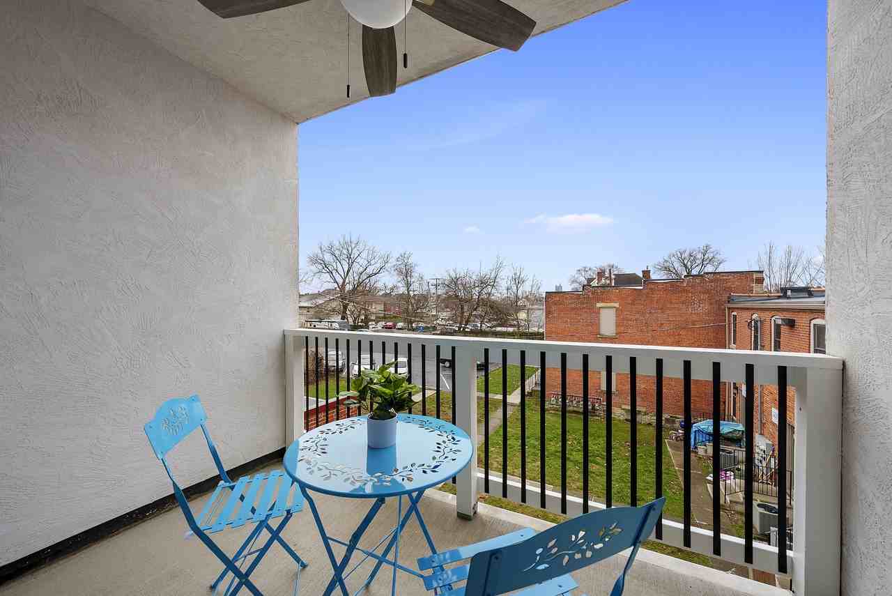 127 E 8th Ave #127 - Photo 4 of 35