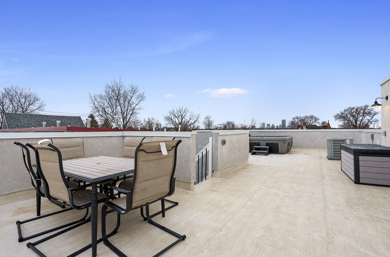 127 E 8th Ave #127 - Photo 3 of 35