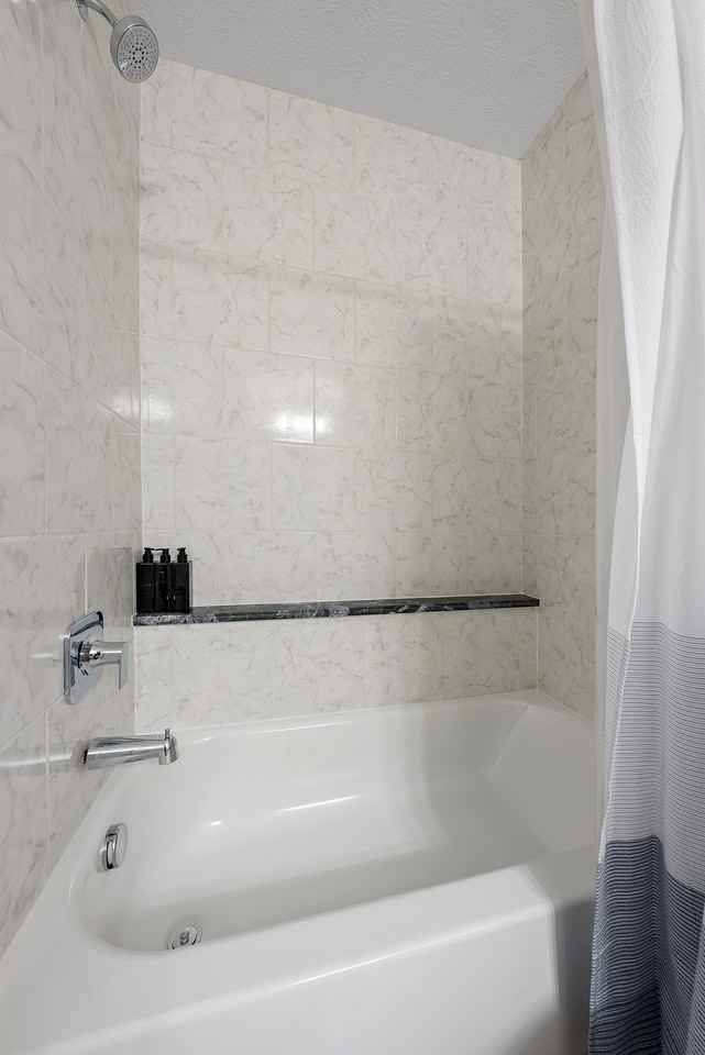 127 E 8th Ave #127 - Photo 5 of 35