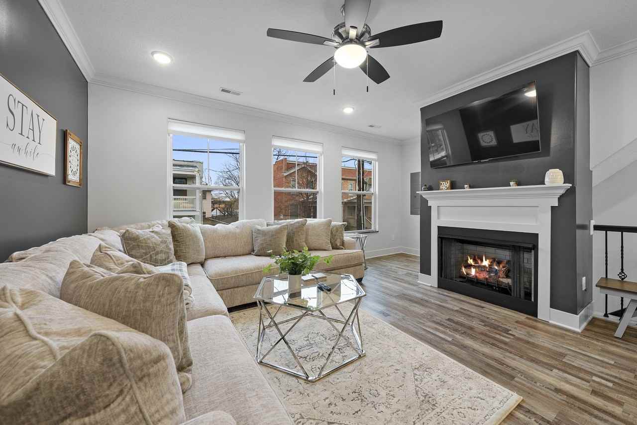 127 E 8th Ave #127 - Photo 3 of 35