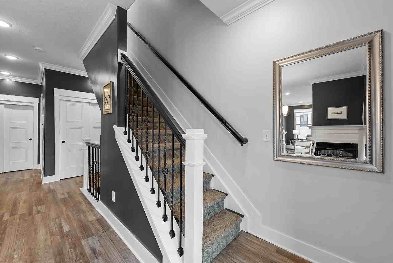 1438 Indianola Ave #1438 - Photo 3 of 27